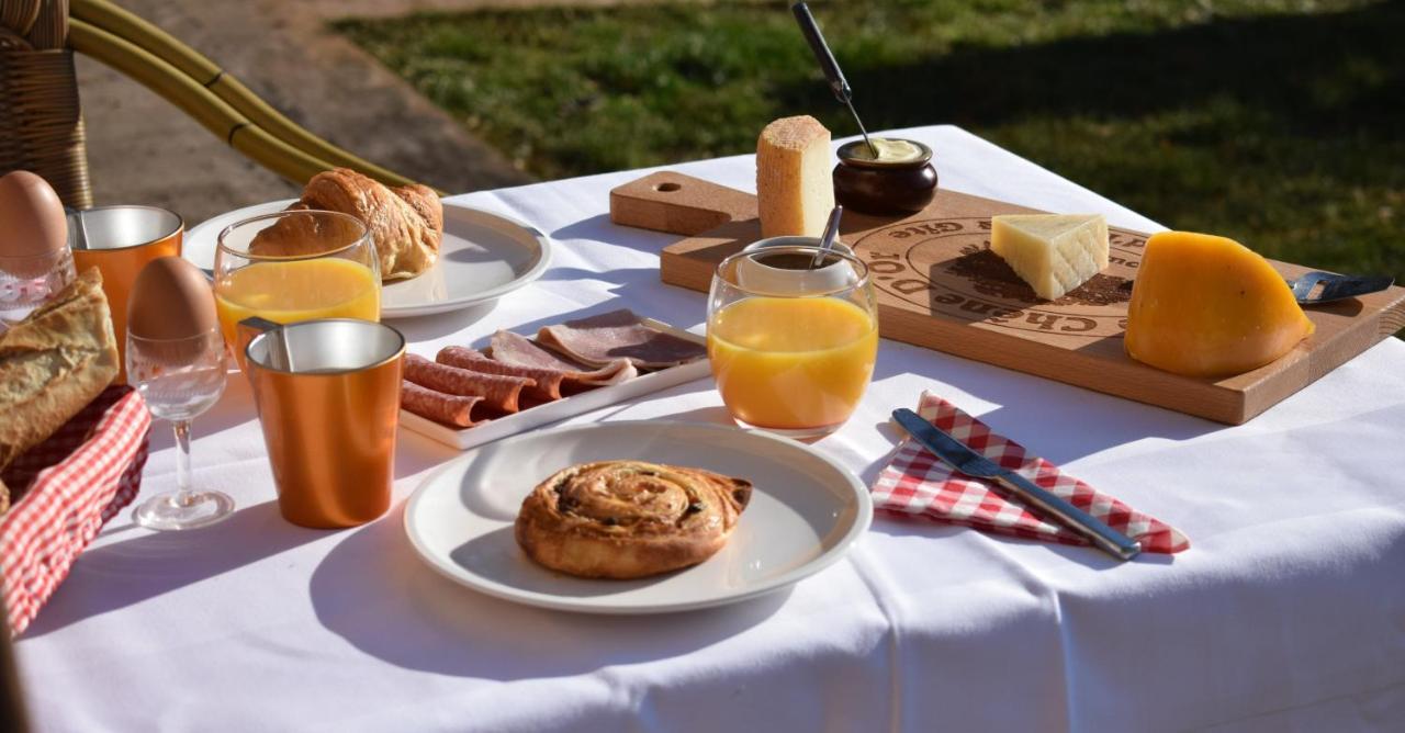 Le Chene D'Or Bed & Breakfast Marcheseuil ภายนอก รูปภาพ