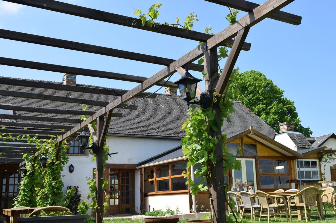 Le Chene D'Or Bed & Breakfast Marcheseuil ภายนอก รูปภาพ